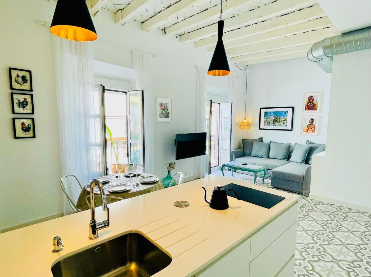 Modern Apartment In The City Centre, La Alameda Sevilla Bagian luar foto