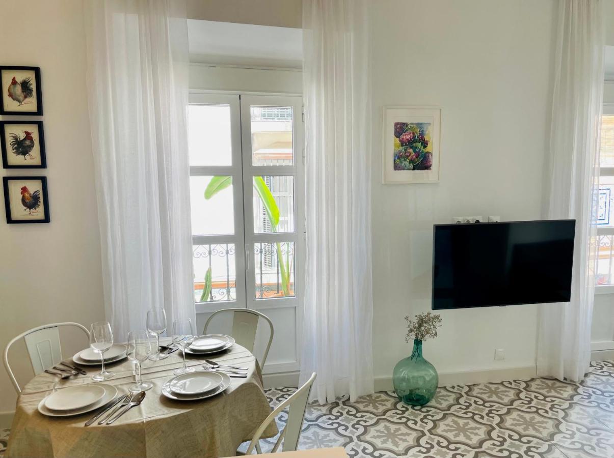 Modern Apartment In The City Centre, La Alameda Sevilla Bagian luar foto